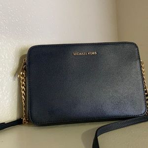 Michael Kors jet set crossbody